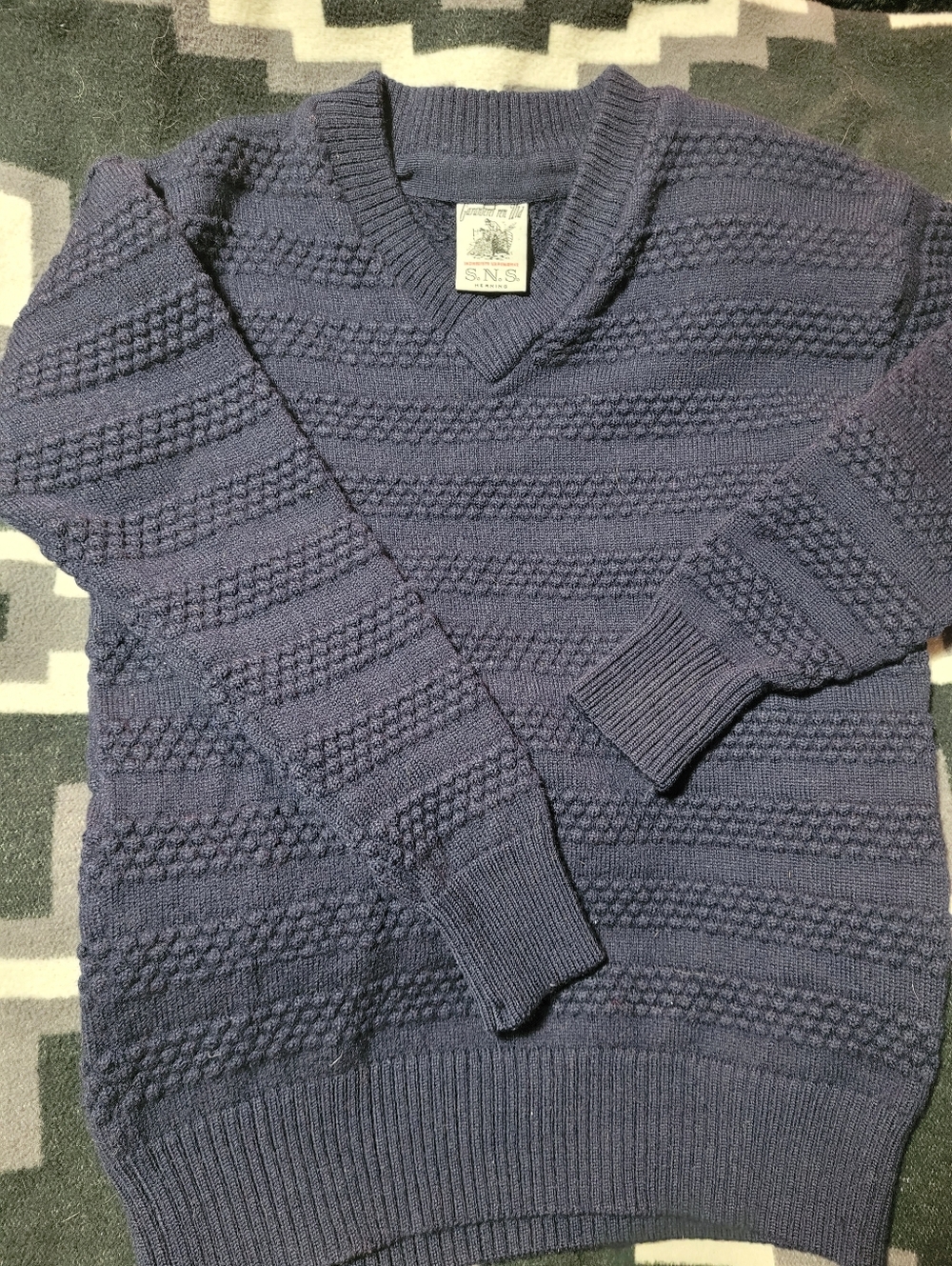 Navy SNSHerning Pure Wool V‑Neck Sweater